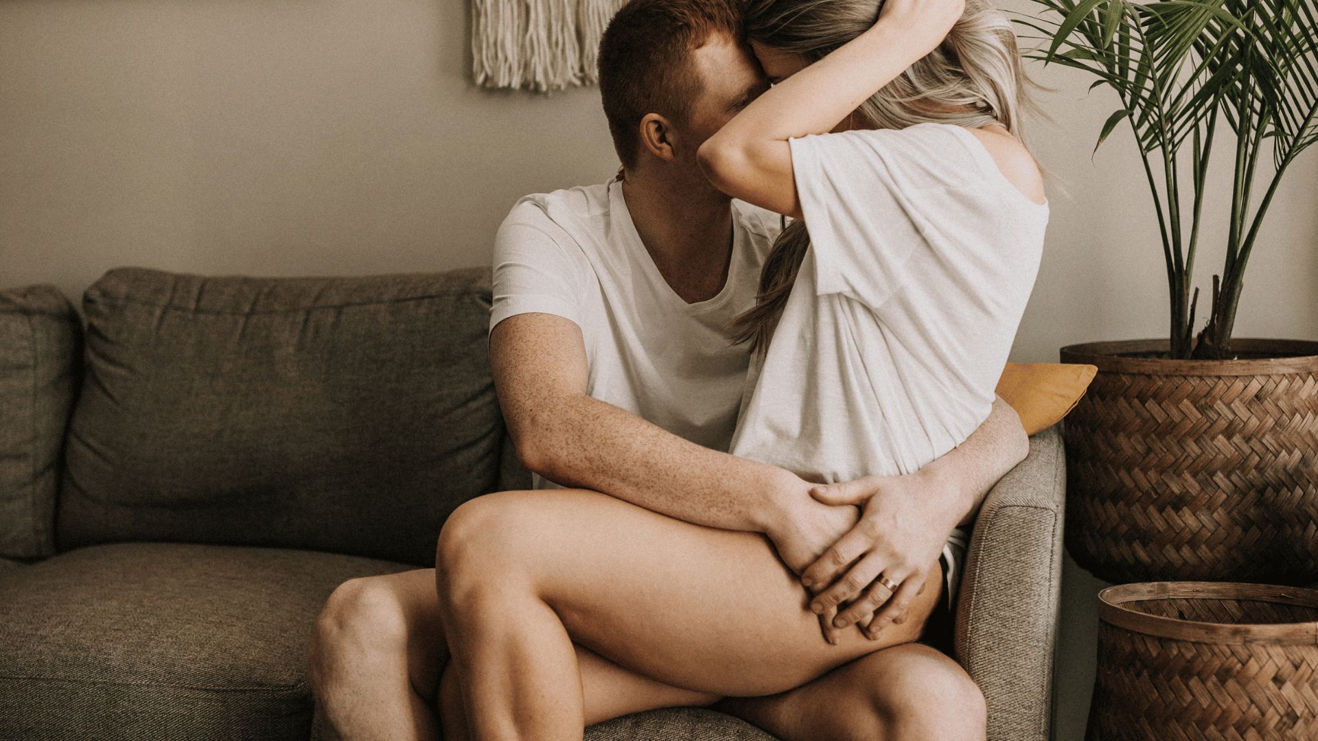Suction Sex: Messy-Moanday